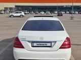 Mercedes-Benz S 500 2007 годаүшін9 500 000 тг. в Актау – фото 2