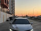 Toyota Camry 2020 года за 12 700 000 тг. в Актау – фото 2