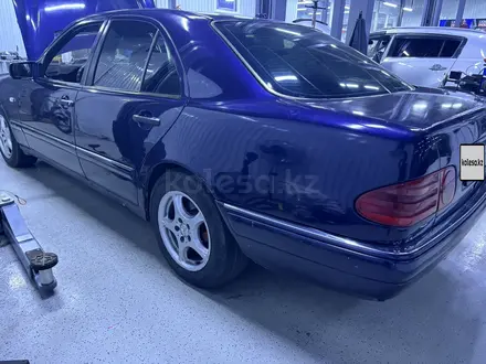 Mercedes-Benz E 280 1997 года за 2 200 000 тг. в Талдыкорган – фото 3