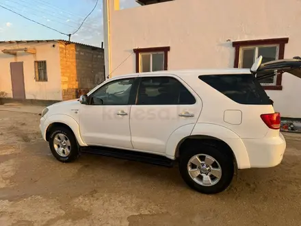 Toyota Fortuner 2006 года за 6 500 000 тг. в Жетыбай – фото 2