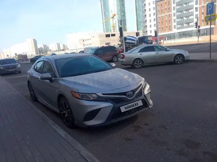 Toyota Camry 2019 года за 13 500 000 тг. в Астана – фото 3