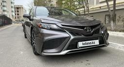 Toyota Camry 2021 года за 14 500 000 тг. в Актау