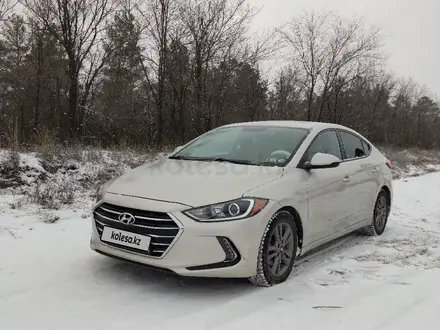 Hyundai Elantra 2017 года за 7 800 000 тг. в Уральск – фото 3