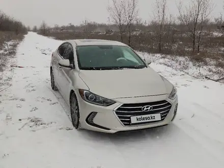 Hyundai Elantra 2017 года за 7 800 000 тг. в Уральск – фото 4