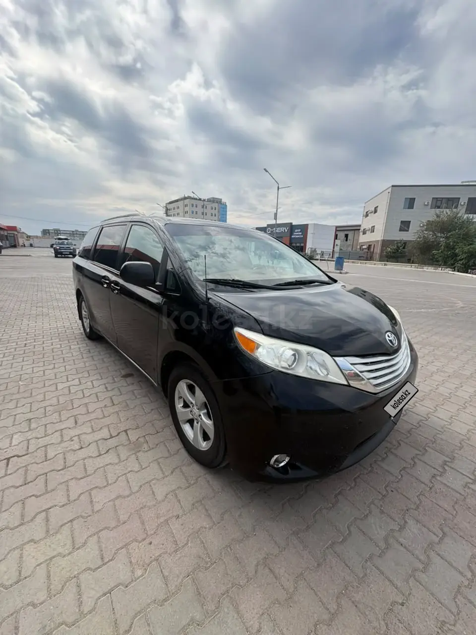 Toyota Sienna, 2011