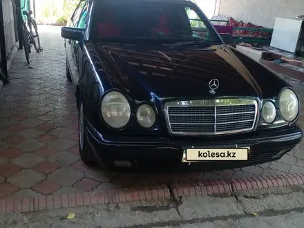 Mercedes-Benz E 230 1997 года за 3 200 000 тг. в Алматы – фото 2