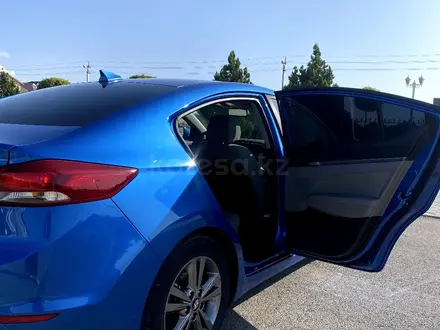 Hyundai Elantra 2018 года за 6 000 000 тг. в Актау – фото 5