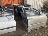 Дверь двери Мерседес W210/Mercedes W210 за 10 000 тг. в Караганда