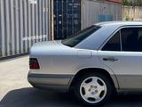 Mercedes-Benz E 280 1993 года за 2 100 000 тг. в Алматы – фото 3