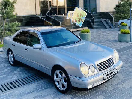 Mercedes-Benz E 320 1996 года за 3 800 000 тг. в Шымкент