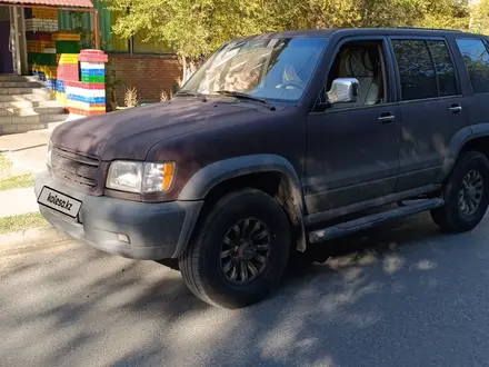 Isuzu Trooper 2001 года за 6 000 000 тг. в Атырау