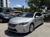 Lexus ES 300h 2012 года за 7 500 000 тг. в Атырау