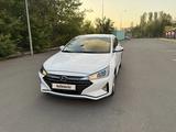 Hyundai Elantra 2019 года за 6 900 000 тг. в Астана – фото 2