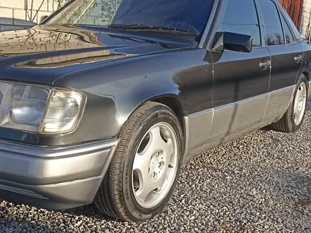 Mercedes-Benz E 220 1994 года за 2 500 000 тг. в Шымкент – фото 12