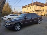 Mercedes-Benz E 220 1994 года за 2 150 000 тг. в Тараз – фото 5
