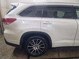 Toyota Highlander 2018 года за 23 600 000 тг. в Тараз – фото 3