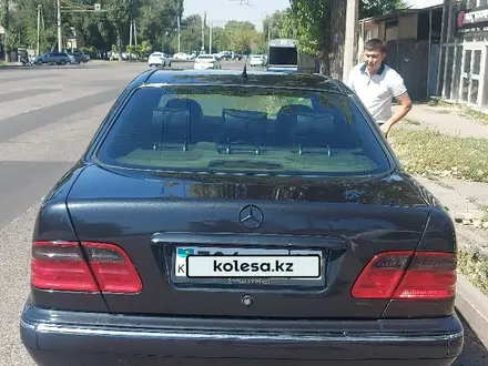 Mercedes-Benz E 320 2000 года за 4 400 000 тг. в Алматы – фото 4