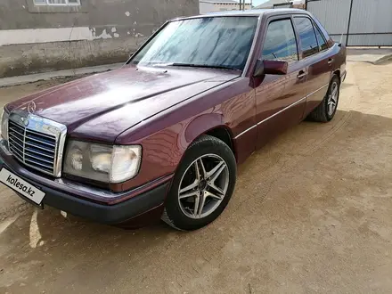 Mercedes-Benz E 260 1991 года за 1 200 000 тг. в Актау