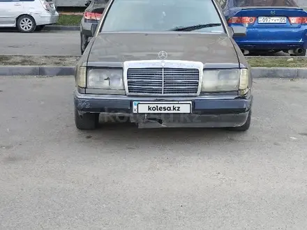 Mercedes-Benz E 230 1991 года за 950 000 тг. в Алматы – фото 5