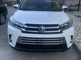 Toyota Highlander 2015 года за 12 500 000 тг. в Жанаозен