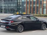 Hyundai Sonata 2022 года за 12 200 000 тг. в Астана