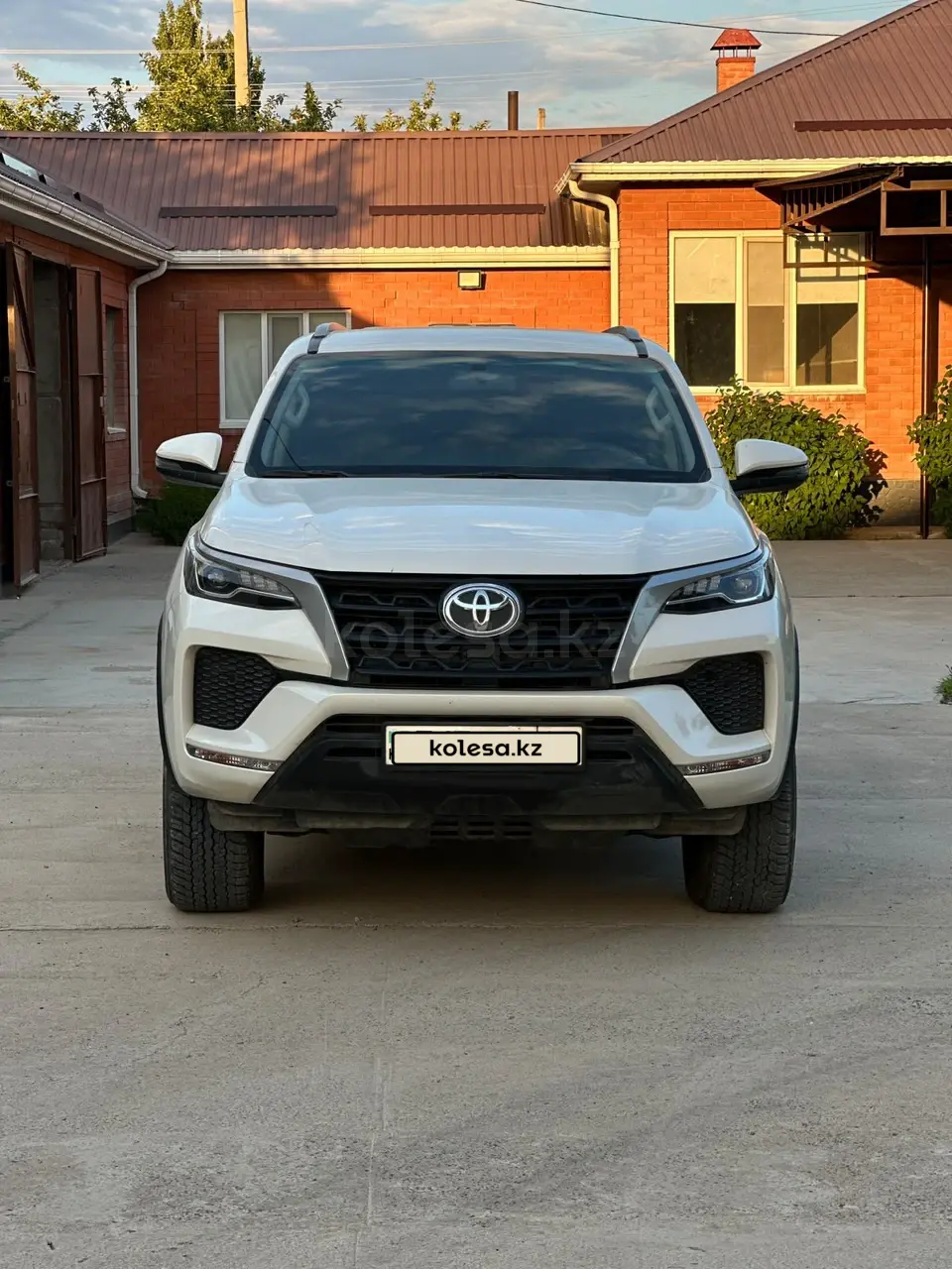 Toyota Fortuner, 2022