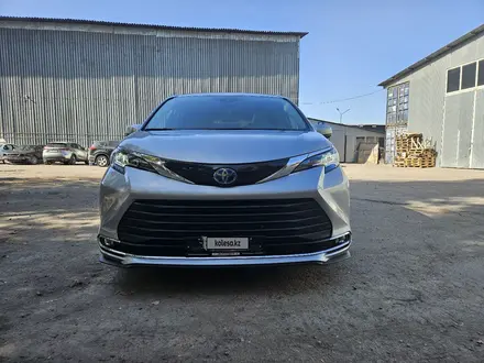 Toyota Sienna 2021 года за 22 700 000 тг. в Алматы – фото 2