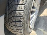 Резину зимние шипованную бу в хорошем состоянии за 60 000 тг. в Талгар – фото 2