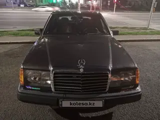 Mercedes-Benz E 230