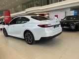 Toyota Camry Luxe 2025 года за 25 190 000 тг. в Астана – фото 4