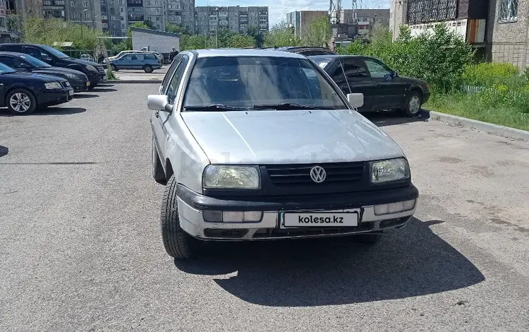 Volkswagen Golf 1993 годаfor1 200 000 тг. в Караганда