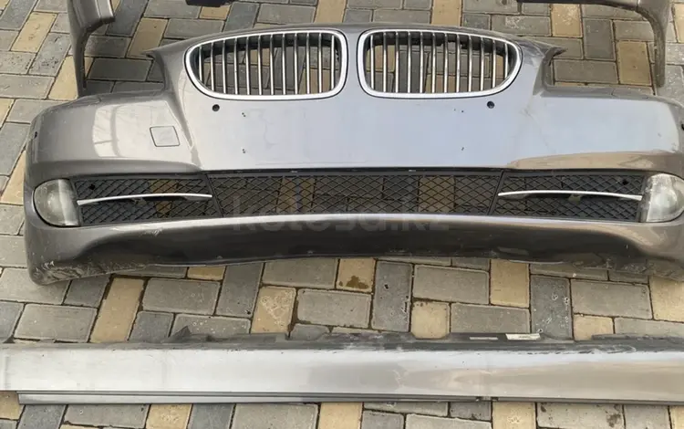 Бампер BMW F10 09-13 за 500 тг. в Алматы