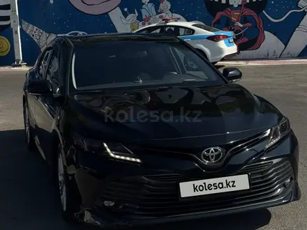Toyota Camry 2018 года за 11 300 000 тг. в Алматы