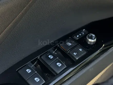 Toyota Camry 2018 года за 11 300 000 тг. в Алматы – фото 13