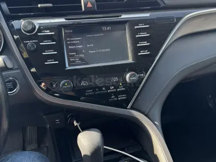 Toyota Camry 2018 года за 11 300 000 тг. в Алматы – фото 15