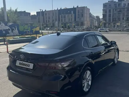 Toyota Camry 2018 года за 11 300 000 тг. в Алматы – фото 7