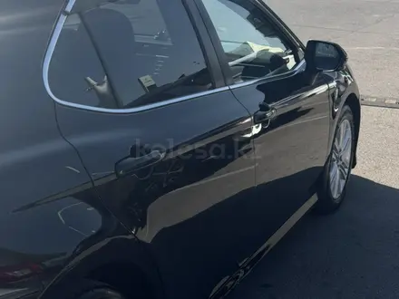 Toyota Camry 2018 года за 11 300 000 тг. в Алматы – фото 8