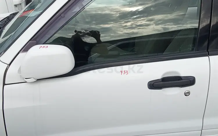 Дверь передняя Suzuki Grand Vitara TD62W за 45 000 тг. в Усть-Каменогорск