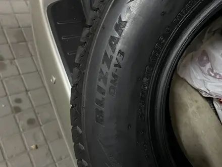 Липучка Bridgestone Blizzak dm v3 свежий год за 180 000 тг. в Алматы – фото 4