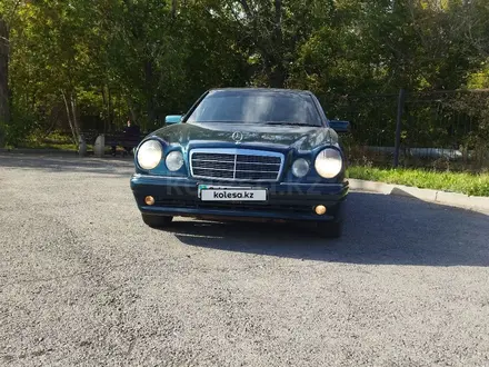 Mercedes-Benz E 200 1996 года за 2 300 000 тг. в Караганда