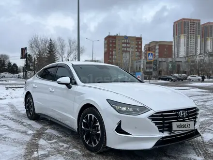 Hyundai Sonata 2022 года за 13 950 000 тг. в Астана – фото 3