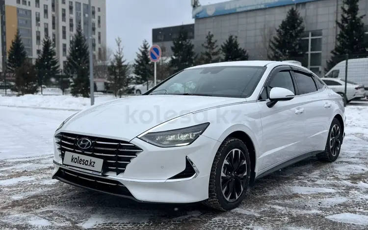 Hyundai Sonata 2022 годаfor13 800 000 тг. в Астана