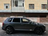 Porsche Cayenne 2007 года за 8 500 000 тг. в Астана – фото 2