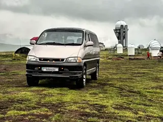 Toyota Granvia, 1996