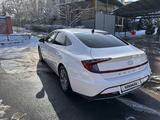 Hyundai Sonata 2023 года за 12 500 000 тг. в Алматы – фото 3
