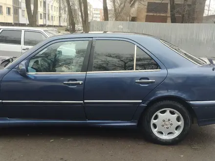 Mercedes-Benz C 220 1995 года за 2 200 000 тг. в Алматы