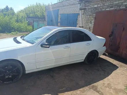 Mercedes-Benz C 200 2000 года за 2 000 000 тг. в Уральск – фото 6