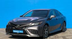 Toyota Camry 2021 года за 13 780 000 тг. в Алматы