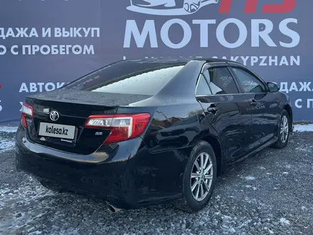 Toyota Camry 2012 года за 7 790 000 тг. в Актобе – фото 3