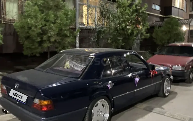 Mercedes-Benz E 260 1991 годаfor1 800 000 тг. в Алматы